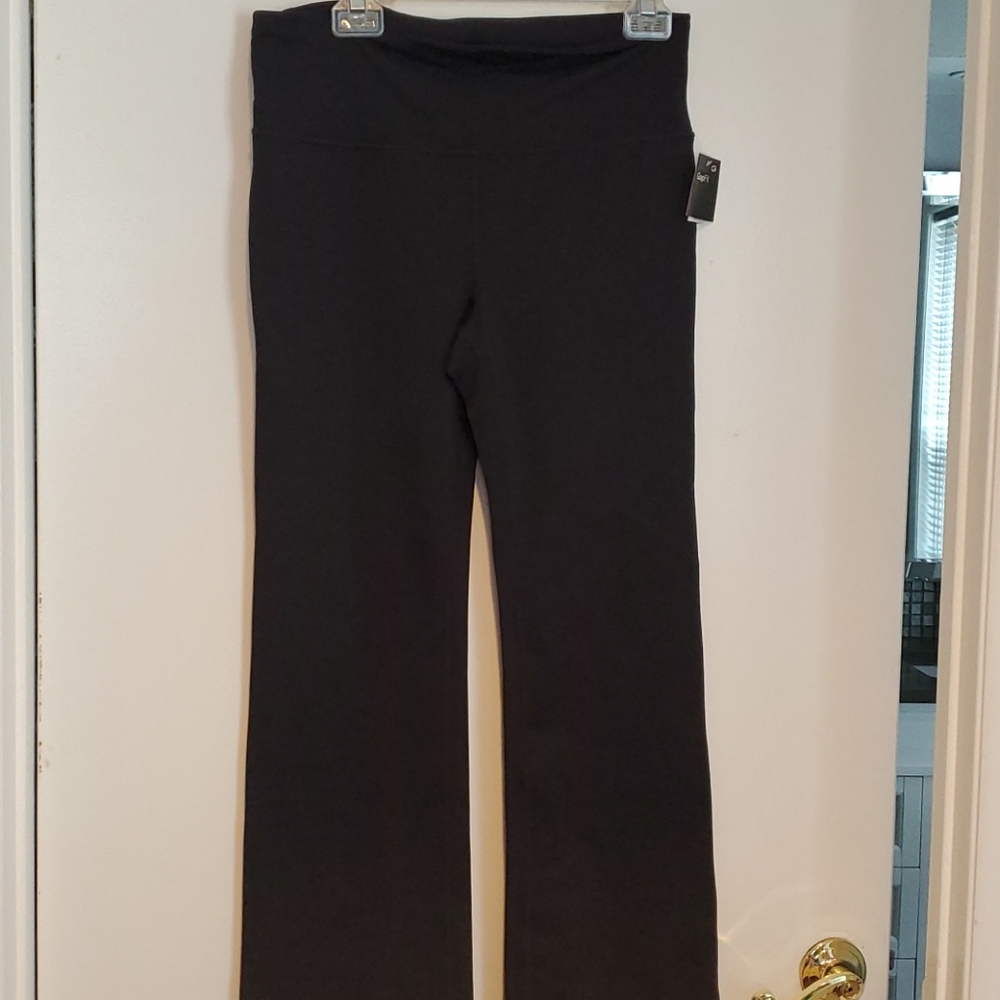 brand new Ladies Gapfit stretch pant